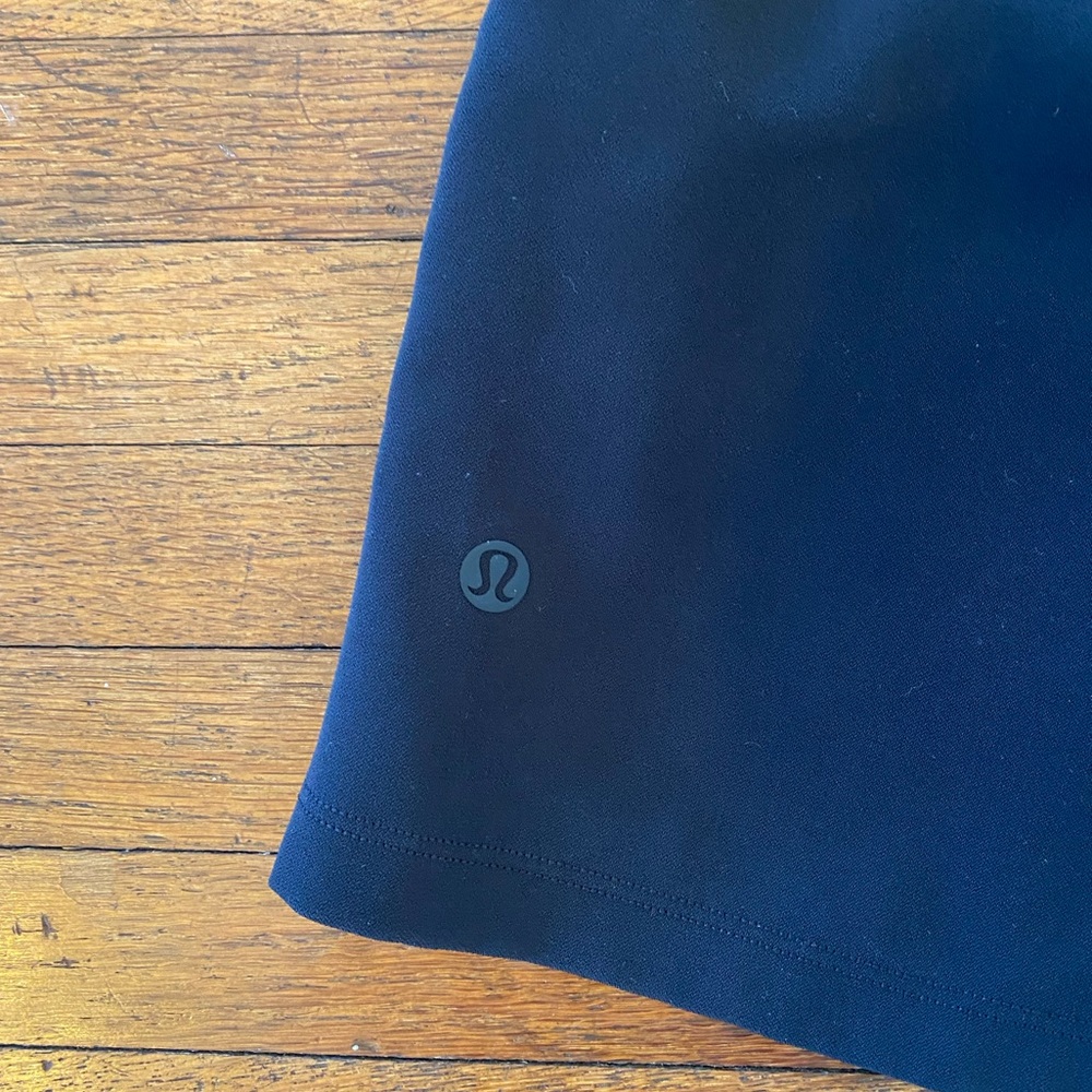 Lululemon On The Fly 2.5” Shorts - Picture 5 of 6